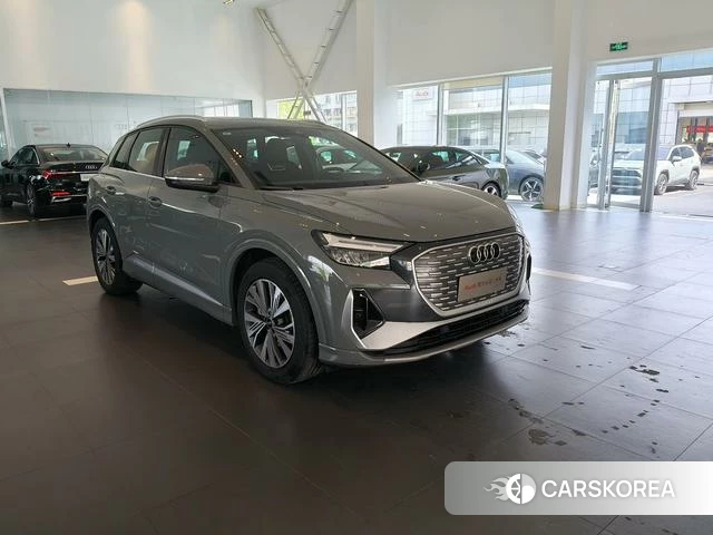 Audi Q4 e-tron 2025 Темно-серый из Китая, фото 6
