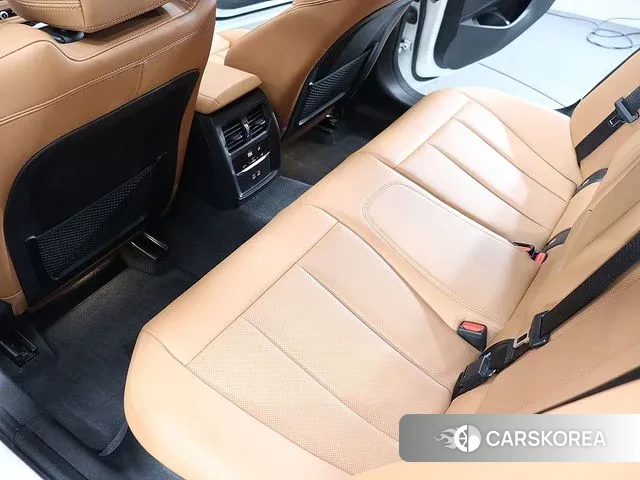 BMW 3 Series (G20) 2023 Белый из Кореи, фото 6