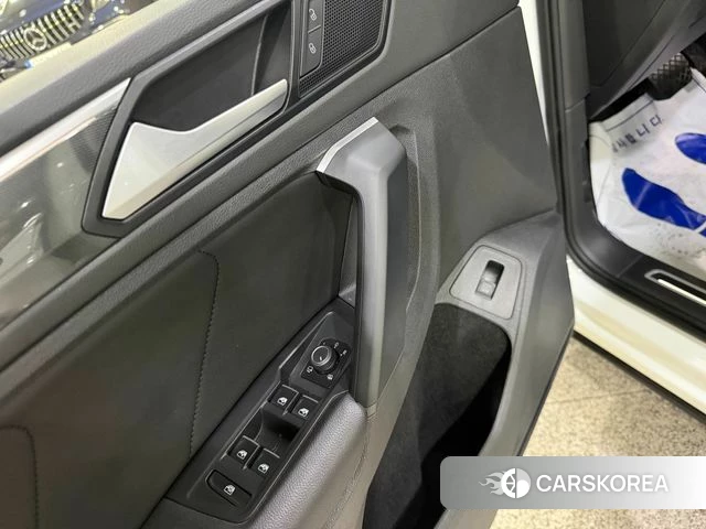Volkswagen Tiguan second Generation 2020 Белый из Кореи, фото 6