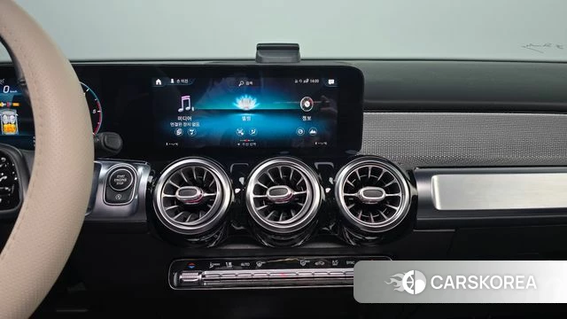 Mercedes-Benz GLB-Class X247 2021 Белый из Кореи, фото 6