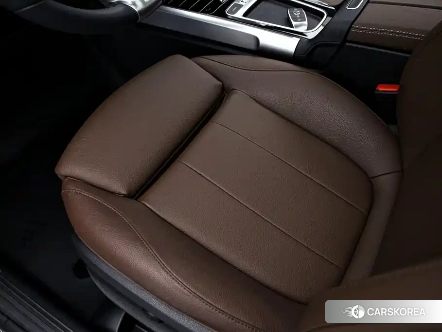 Mercedes-Benz GLB 2026 Silver/gray из Китая, фото 6