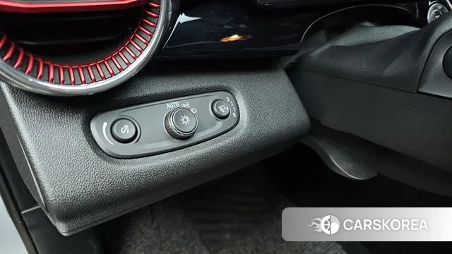 Chevrolet (GM Daewoo) Trax Crossover 2023 Белый из Кореи, фото 6