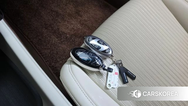 Hyundai Grandeur Hybrid (GN7) 2023 Черный из Кореи, фото 6