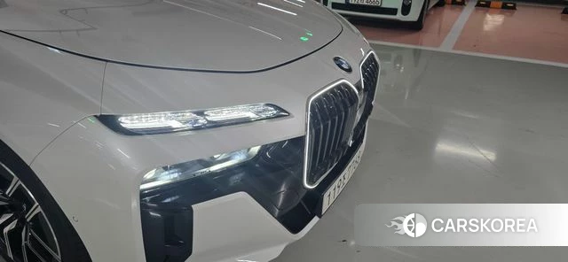 BMW 7 Series (G70) 2025 Белый из Кореи, фото 6