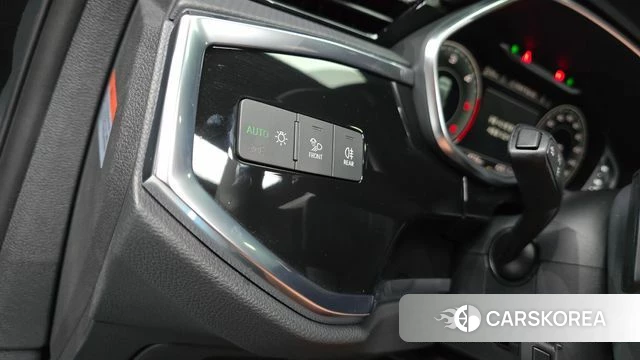 Audi Q3 (F3) 2025 Черный из Кореи, фото 6