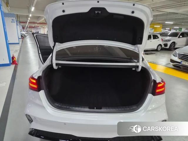 Kia The New K3 2nd generation 2021 Белый из Кореи, фото 6