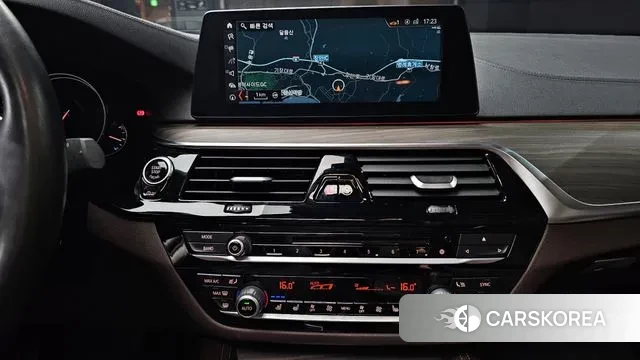 BMW 5 Series (G30) 2018 Белый из Кореи, фото 6