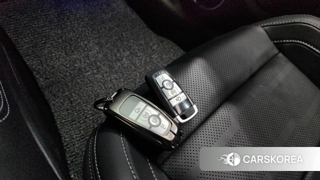 Ford Mustang 2021 Серый из Кореи, фото 6