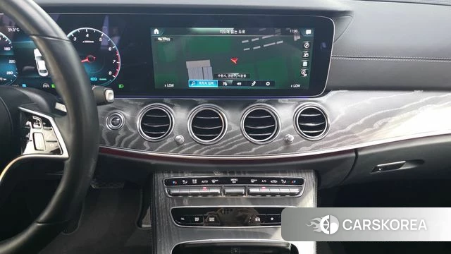 Mercedes-Benz E-Class W213 2022 Белый из Кореи, фото 6