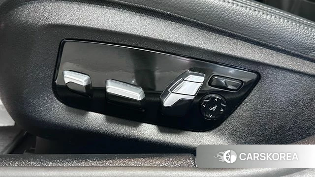 BMW 5 Series (G30) 2023 Белый из Кореи, фото 6