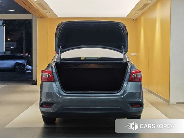 Nissan Xuan Yi 2024 Темно-серый из Китая, фото 6