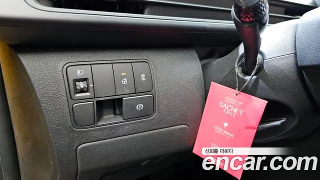 Hyundai Staria 2023 Желтый из Кореи, фото 6