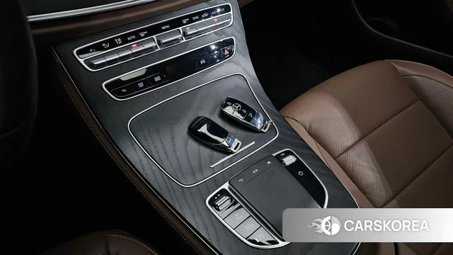 Mercedes-Benz E-Class W213 2023 Белый из Кореи, фото 6