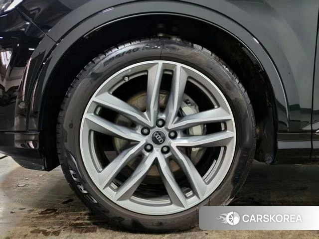 Audi Q7 2025 Черный из Китая, фото 6