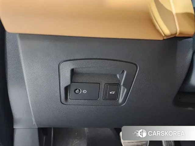 Land Rover Range Rover Velar 2022 Серебристо-серый из Кореи, фото 6