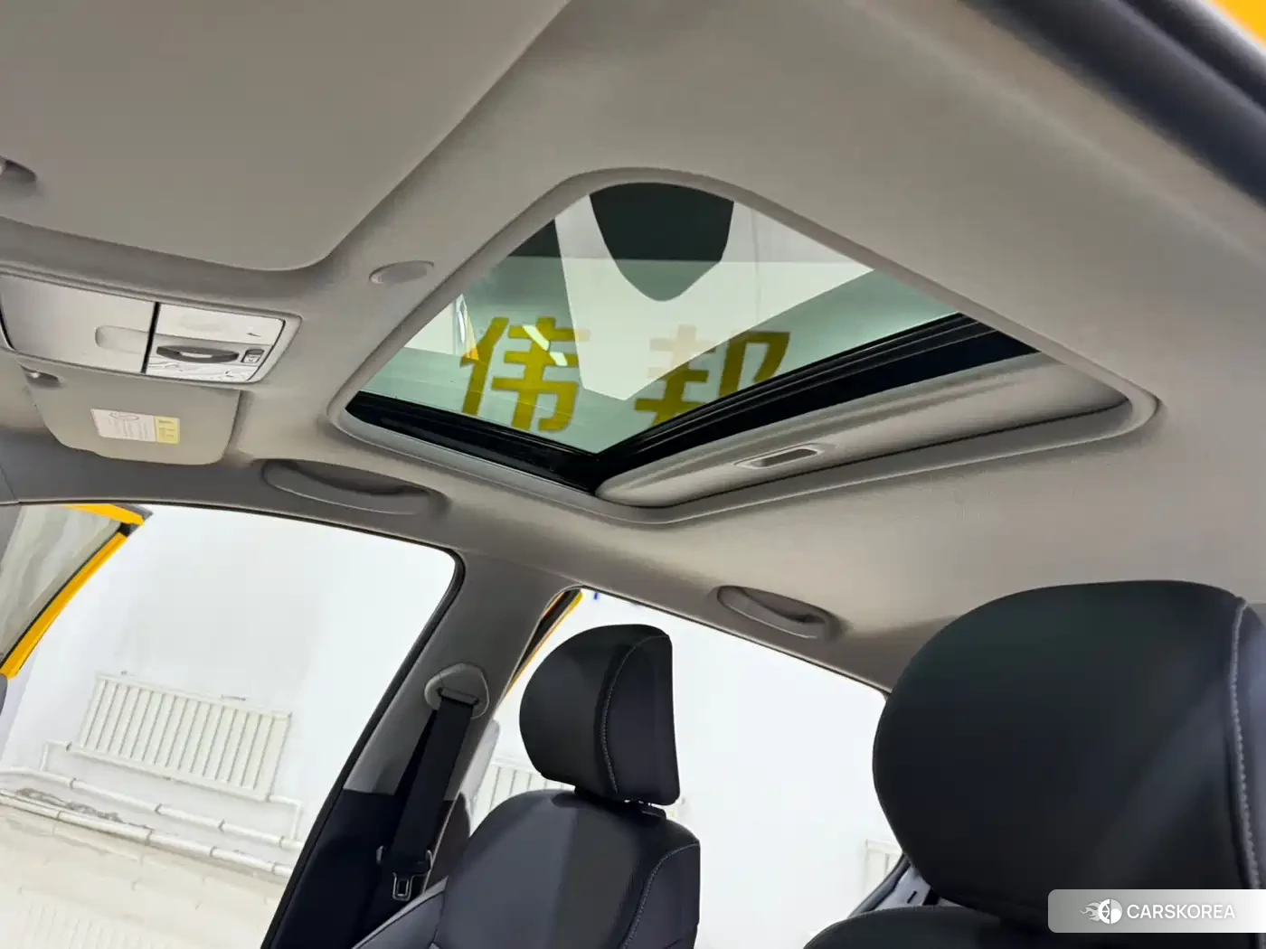 Kia KX1 2023 Yellow/orange из Китая, фото 6