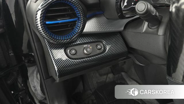 Chevrolet (GM Daewoo) Trax Crossover 2024 Черный из Кореи, фото 6