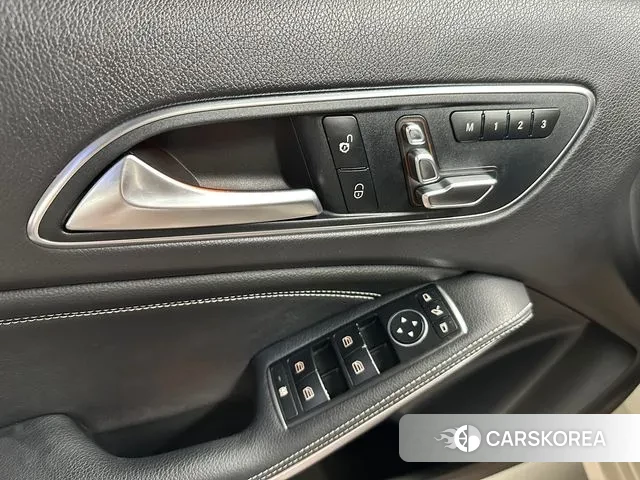 Mercedes-Benz A-Class W176 2018 Белый из Кореи, фото 6