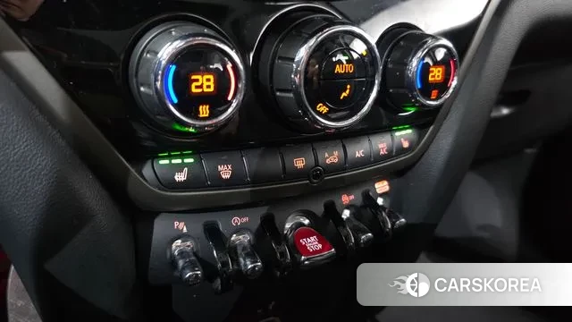Mini Cooper Countryman 2022 Черный из Кореи, фото 6