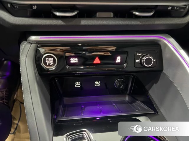 Audi Q5 (80A) 2025 Белый из Кореи, фото 6