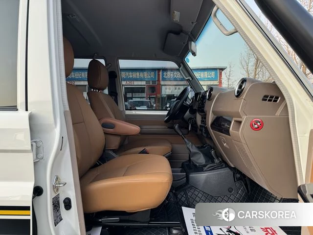 Toyota Land Cruiser 70 Series 2023 Белый из Китая, фото 6