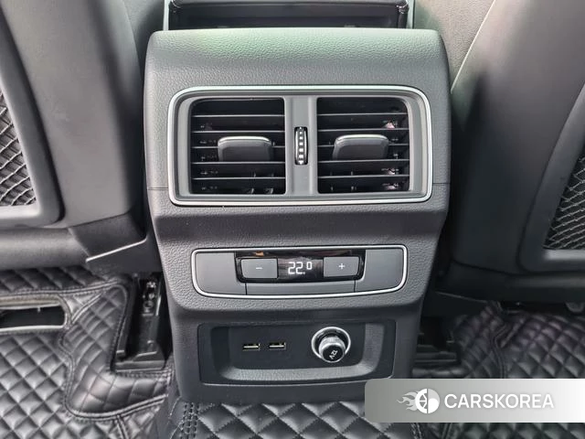 Audi Q5L 2023 Черный из Китая, фото 6
