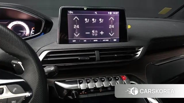 Peugeot 5008 second generation 2023 Белый из Кореи, фото 6