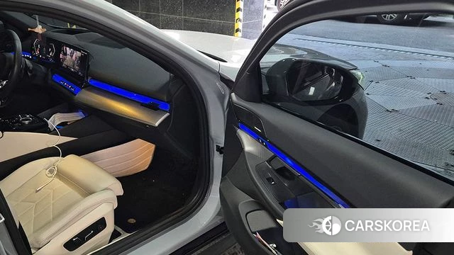 BMW 5 Series (G60) 2025 Серый из Кореи, фото 6