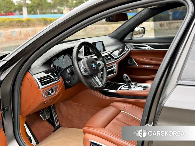 BMW 7 series 2019 Темно-серый из Китая, фото 6