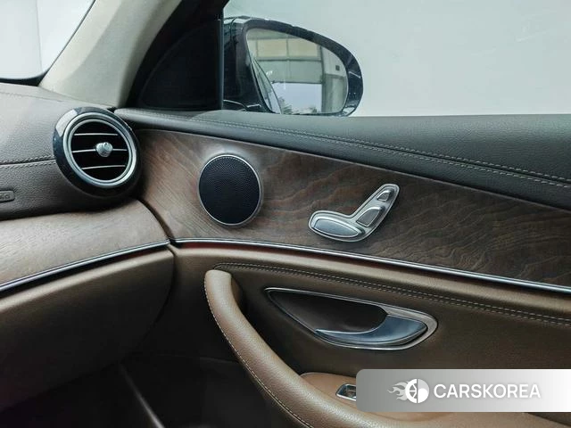 Mercedes-Benz E-class id 4221709 из Китая 6