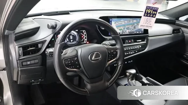 Lexus ES300h 7th generation 2025 Серебристо-серый из Кореи, фото 6