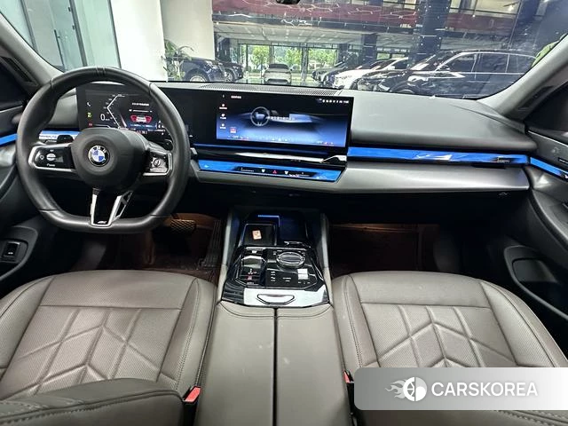 BMW 5 series 2024 Белый из Китая, фото 6