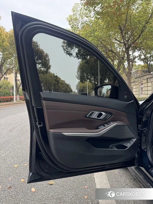 BMW 3 series 2024 Черный из Китая, фото 6