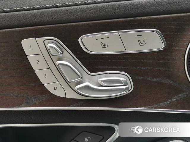 Mercedes-Benz GLC 2023 Черный из Китая, фото 6