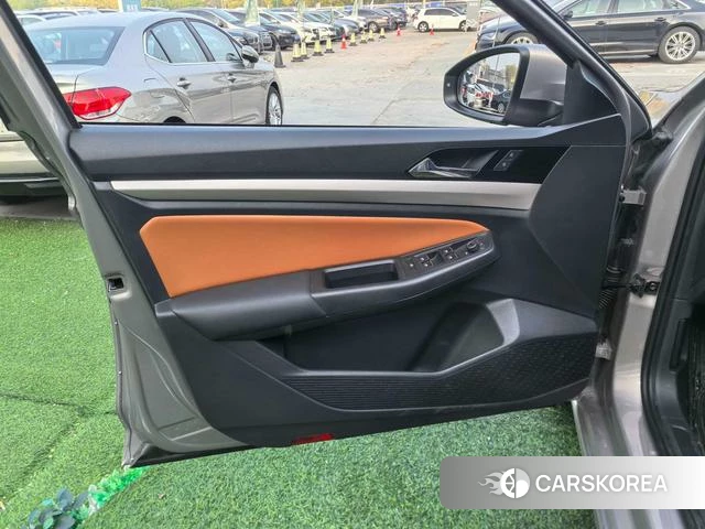 Volkswagen Bora 2023 Шампань из Китая, фото 6