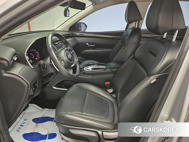 Hyundai Tucson (NX4) 2021 Серебристо-серый из Кореи, фото 6