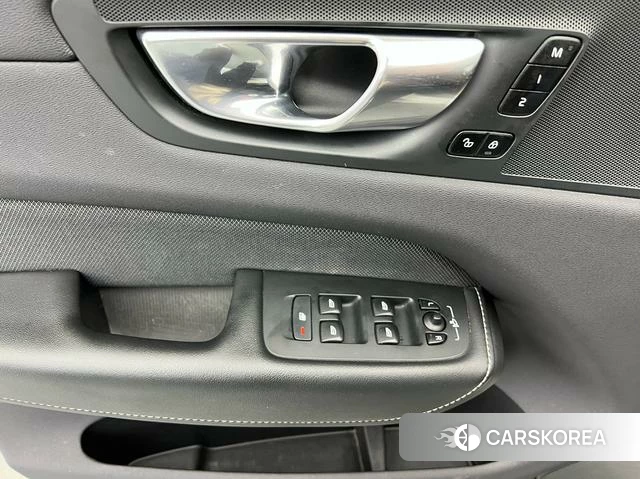 Volvo XC60 2023 Белый из Китая, фото 6