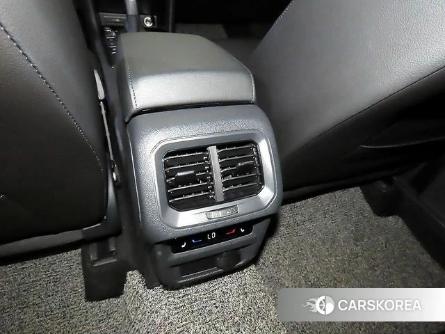 Volkswagen Tiguan second Generation 2023 Белый из Кореи, фото 6