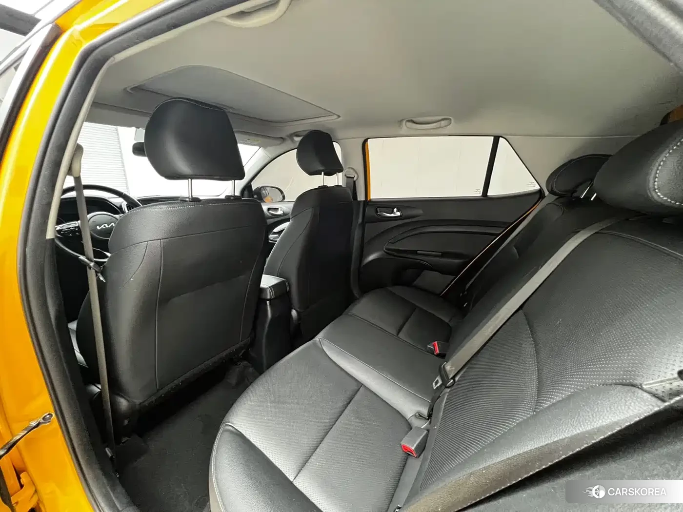 Kia KX1 2022 Yellow/orange из Китая, фото 6