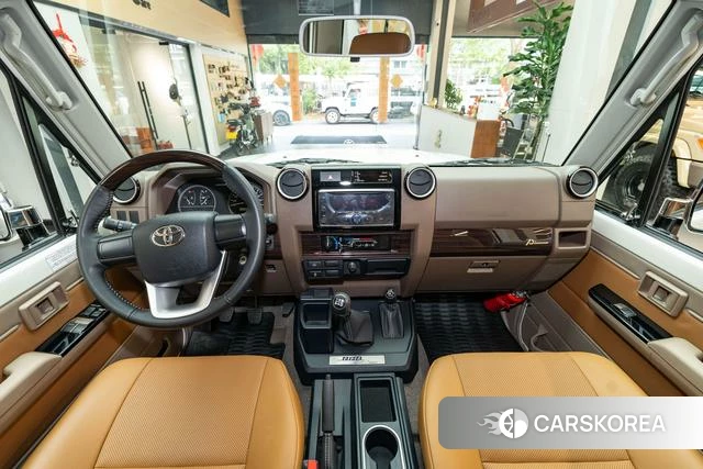 Toyota Land Cruiser 70 Series 2025 Белый из Китая, фото 6