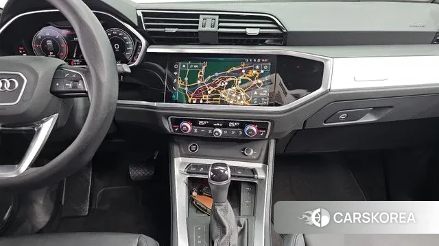 Audi Q3 (F3) 2022 Черный из Кореи, фото 6