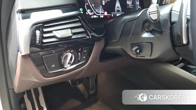 BMW 5 Series (G30) 2022 Белый из Кореи, фото 6