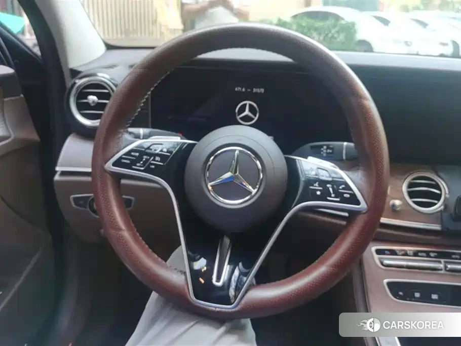 Mercedes-Benz E-Class 2023 Черный из Китая, фото 6