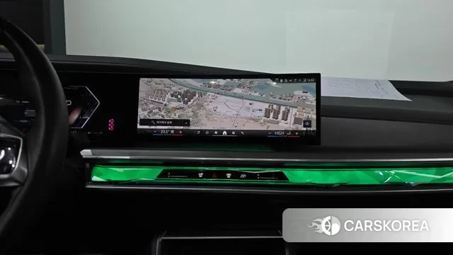 BMW 7 Series (G70) 2023 Белый из Кореи, фото 6