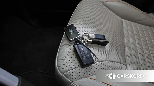 Land Rover Discovery 5 2020 Черный из Кореи, фото 6