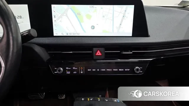 Kia EV6 2023 Серый из Кореи, фото 6