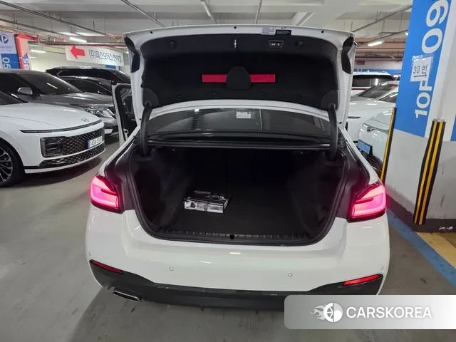 BMW 5 Series (G30) 2023 Белый из Кореи, фото 6