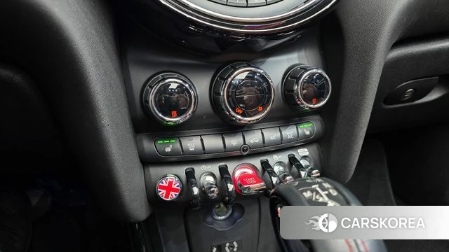 Mini Cooper S Convertible 2018 Зеленый из Кореи, фото 6