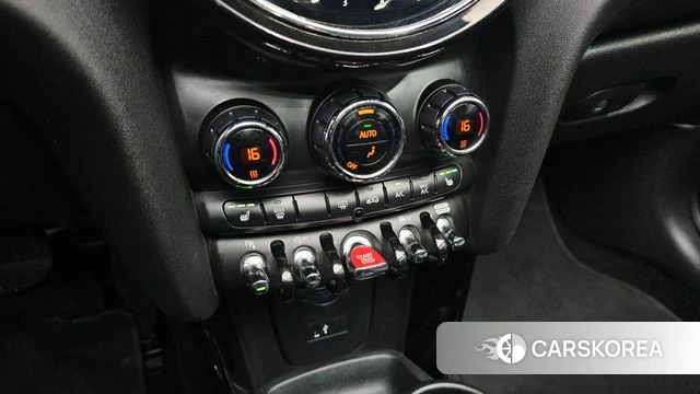 Mini Cooper Convertible 2024 Белый из Кореи, фото 6