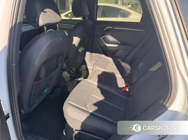 Audi Q3 (F3) 2022 Белый из Кореи, фото 6